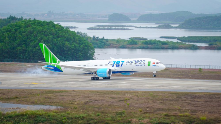Cận cảnh Boeing 787-9 Dreamliner 'Ha Long Bay' - máy bay thân rộng đầu tiên của hãng hàng không tư nhân Việt Nam - 10