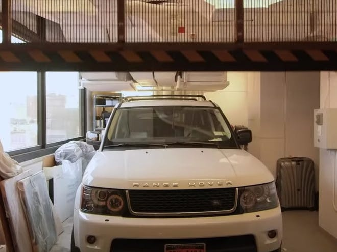 Những tiện nghi sang chảnh trong biệt thự của các tỷ phú, ngôi sao - 1