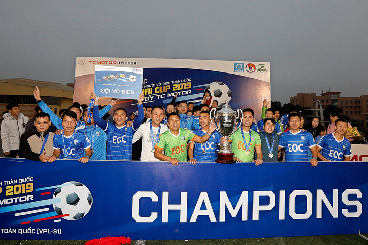 Thành Lương cùng EOC vô địch Giải bóng đá 7 người Toàn quốc - 2