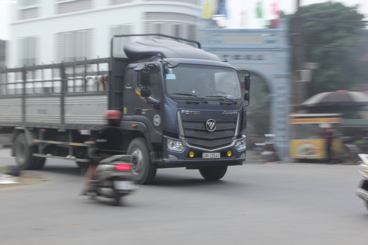 Dân bất an khi ô tô đua nhau lao vào đường dân sinh ven cao tốc Pháp Vân - Cầu Giẽ - 5