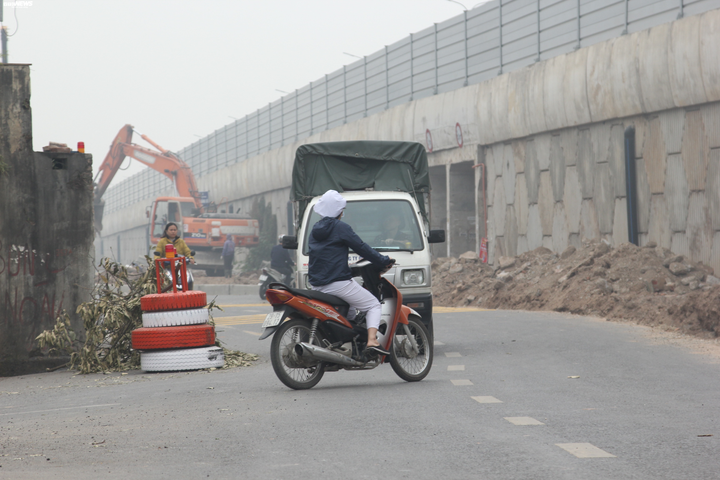 Dân bất an khi ô tô đua nhau lao vào đường dân sinh ven cao tốc Pháp Vân - Cầu Giẽ - 9