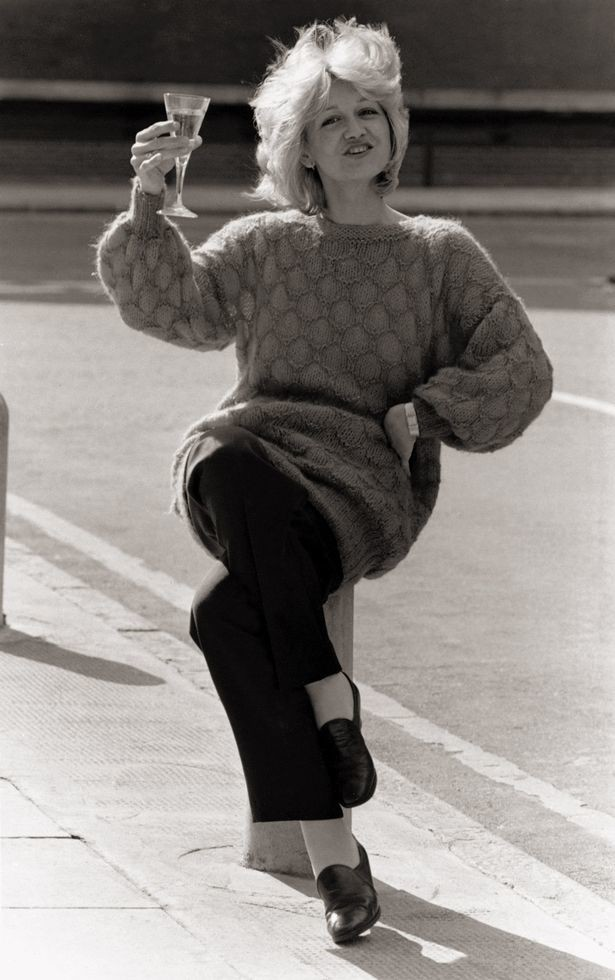 Máy bay rơi từ độ cao 10.000 m, nữ tiếp viên thoát chết thần kỳ - 7