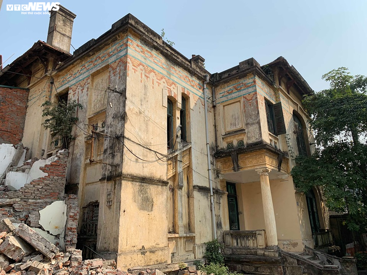 Tạm dừng hạ giải căn biệt thự trạm phát sóng bản Tuyên ngôn độc lập - 1