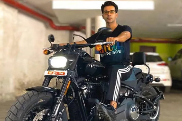 Loạt mô tô Harley Davidson hầm hố của dàn sao Ấn Độ - 5