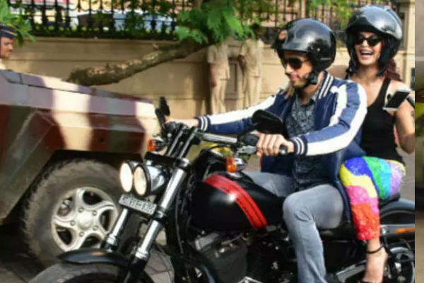 Loạt mô tô Harley Davidson hầm hố của dàn sao Ấn Độ - 6