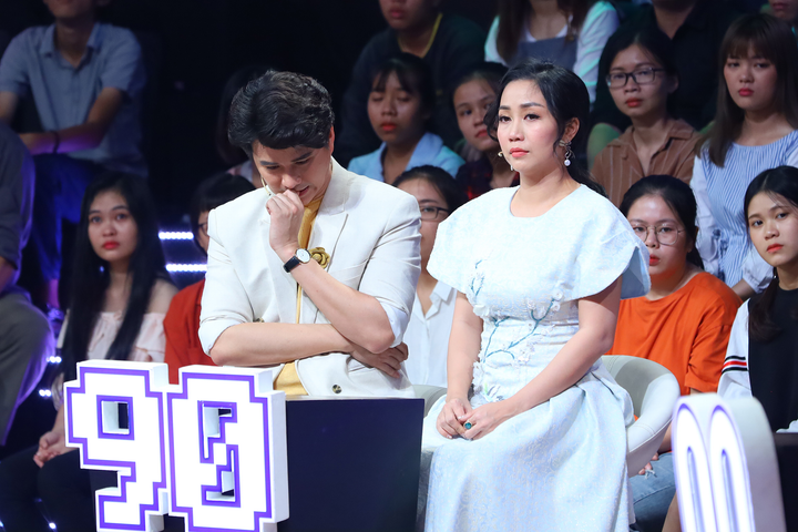 Kỳ Phương, Midu và dàn nghệ sĩ nghẹn ngào khi nhìn thấy hình ảnh cố nghệ sĩ Minh Thuận - 4