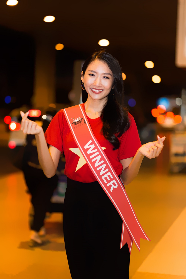 Thanh Khoa rạng rỡ về Việt Nam sau khi đăng quang Hoa hậu Sinh viên Thế giới 2019 - 2