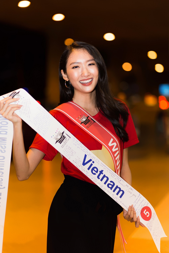 Thanh Khoa rạng rỡ về Việt Nam sau khi đăng quang Hoa hậu Sinh viên Thế giới 2019 - 3