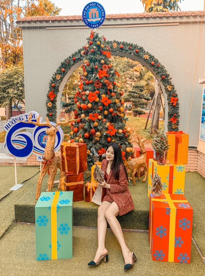 Ảnh: Mê mẩn trước khung cảnh Giáng sinh lung linh ở nhiều đại học - 9