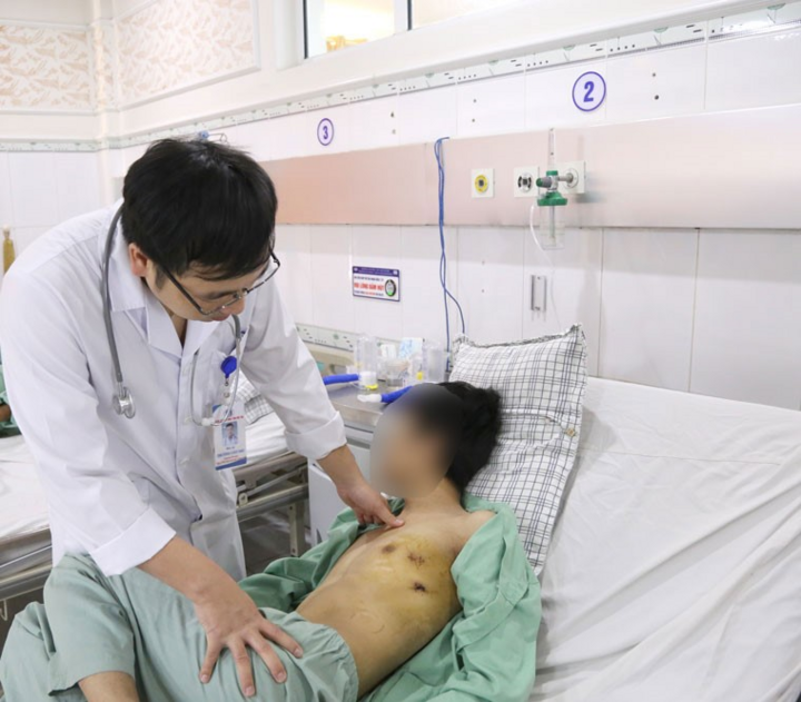 Tập tành hút thuốc lá sớm, nam thanh niên 23 tuổi nhập viện suýt chết - 1