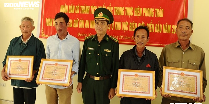 26 bánh heroin trôi dạt vào bãi biển: Quảng Nam tặng bằng khen 4 tập thể, 5 cá nhân - 1