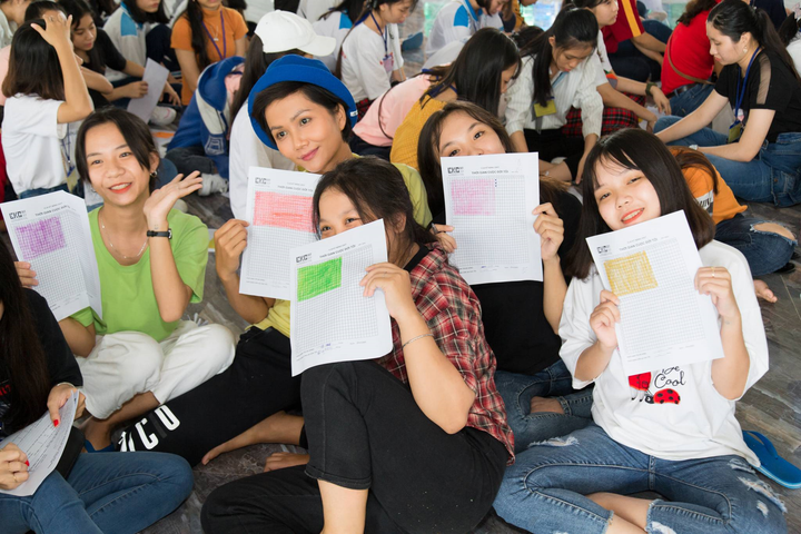 Hoa hậu H’Hen Niê gây quỹ hơn 22.000 USD xây thư viện tại trường học - 10