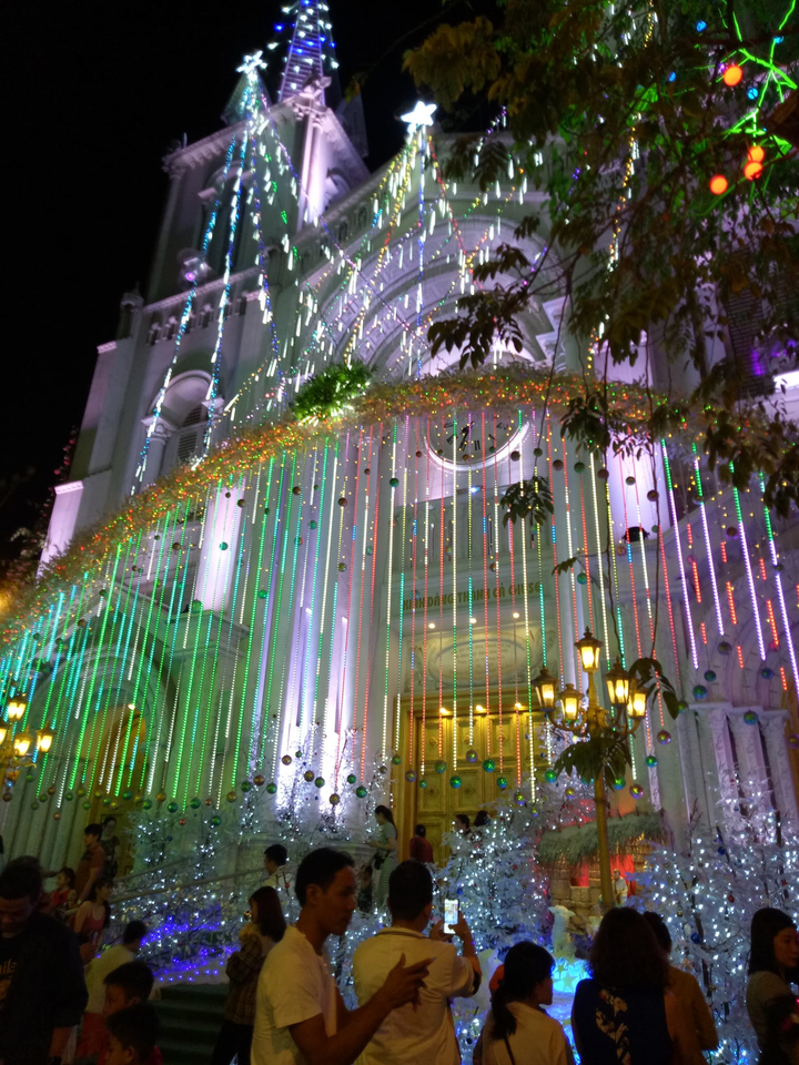 Ảnh: Nhà thờ ở TP.HCM trang hoàng lộng lẫy đón Giáng sinh - 3