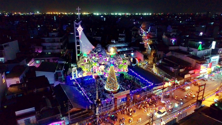 Ảnh: Nhà thờ ở TP.HCM trang hoàng lộng lẫy đón Giáng sinh - 5