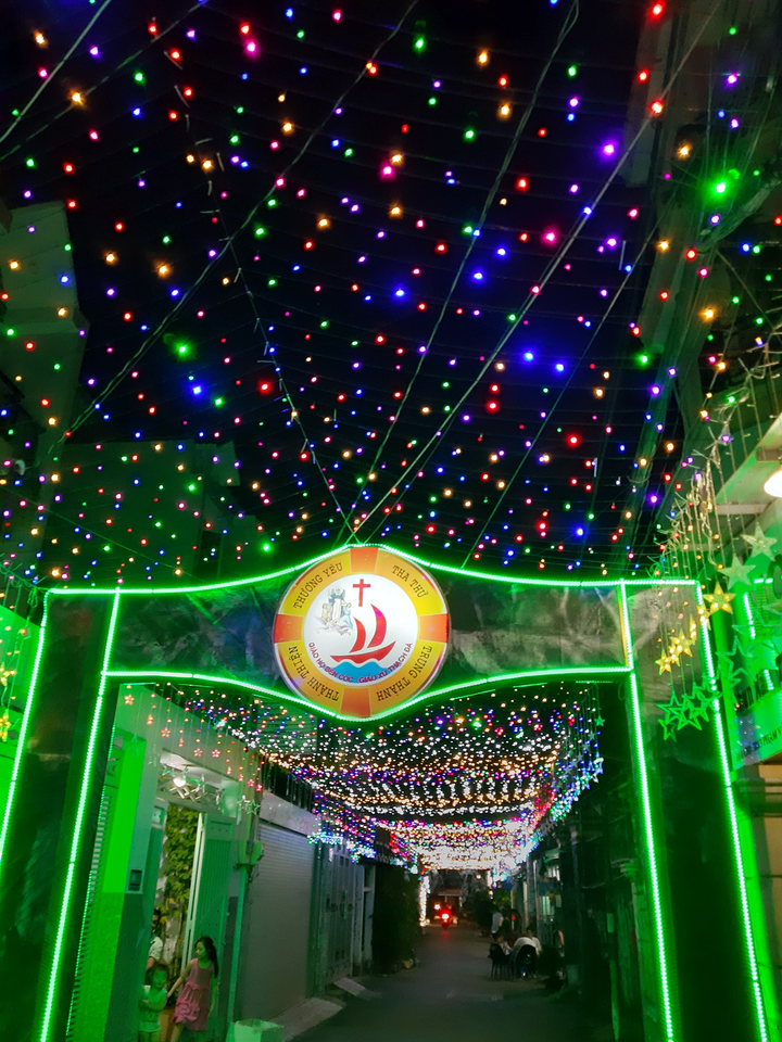 Ảnh: Nhà thờ ở TP.HCM trang hoàng lộng lẫy đón Giáng sinh - 11