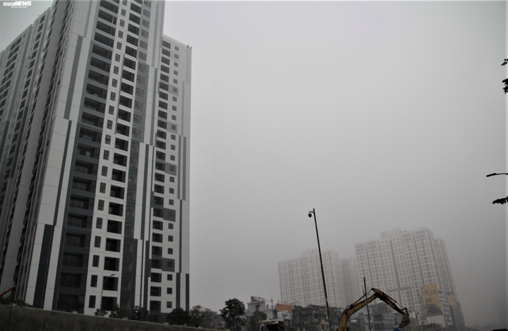 Sương mù dày đặc phủ kín phố phường, Hà Nội mờ ảo như ở châu Âu - 2