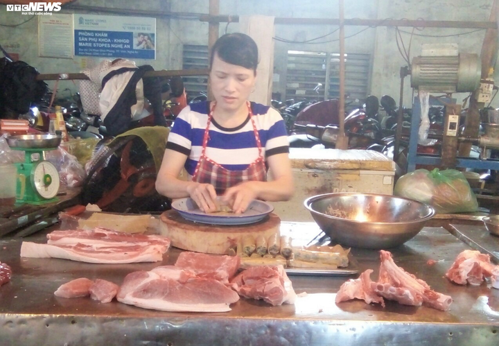 Giá lợn hơi tăng phi mã, tiểu thương 'treo' sập, nghỉ bán - 2