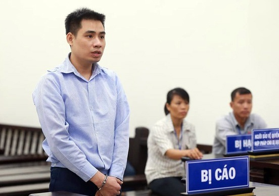 Kẻ hiếp dâm bé gái 10 tuổi ở bụi chuối nhận án chung thân - 1