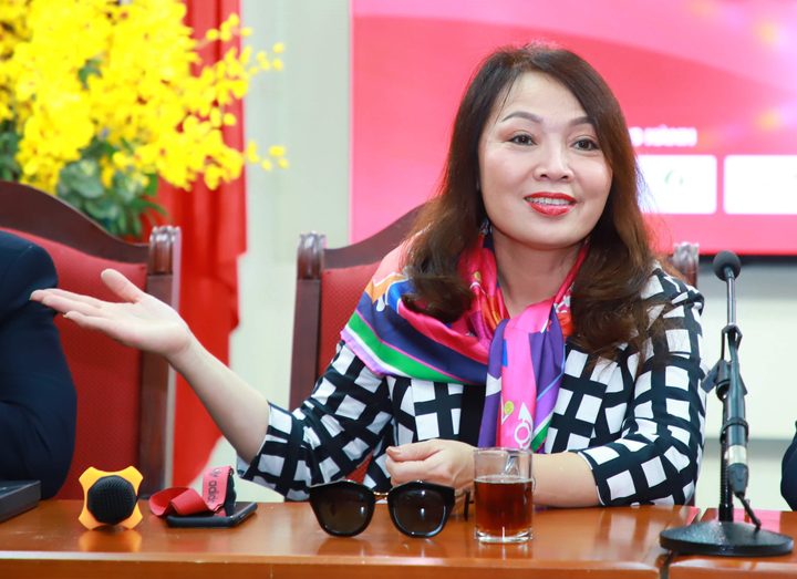 Hồ Ngọc Hà, Tóc Tiên trình diễn trong chương trình 'Vang mãi giai điệu Tổ Quốc' - 2