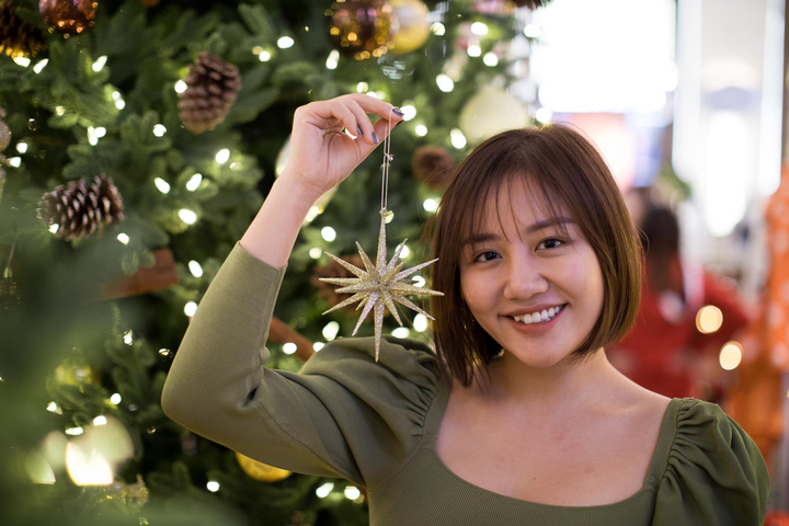 Không còn úp mở, Văn Mai Hương công khai bạn trai trong đêm Giáng Sinh - 2