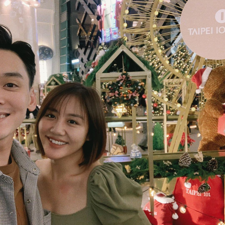 Không còn úp mở, Văn Mai Hương công khai bạn trai trong đêm Giáng Sinh - 1