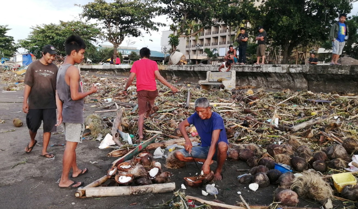 Bão Phanfone càn quét Philippines, 16 người thiệt mạng - 1