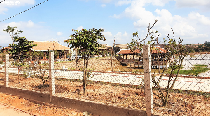 Cận cảnh biệt phủ 'mọc' trái phép của 'đại gia' Quảng Nam - 3