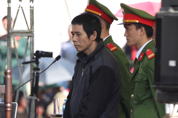 Bị cáo thay đổi lời khai, cúi đầu nhận tội hiếp dâm nữ sinh giao gà ở Điện Biên - 1