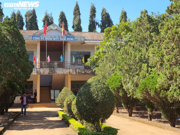 Công ty nợ lương 3 năm, công nhân cầm giấy tờ nhà để sống - 2