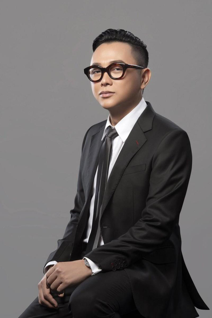 Công Trí kết hợp cùng 10 nghệ sĩ truyền tải thông điệp thời trang và nghệ thuật đương đại - 2