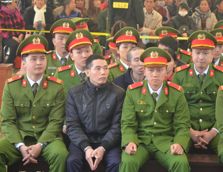 Hình ảnh 9 bị cáo tại phiên xét xử vụ án sát hại nữ sinh giao gà ở Điện Biên - 9