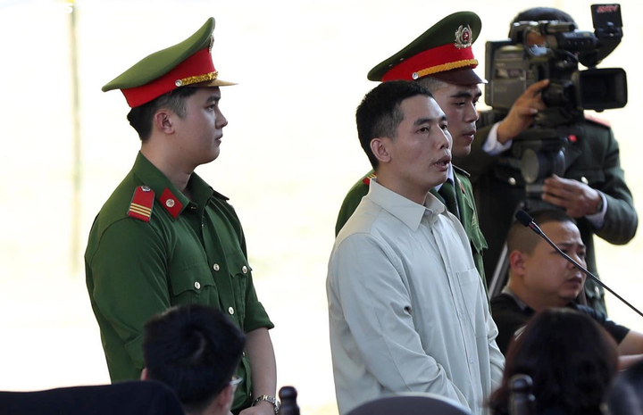 Xét xử vụ án nữ sinh giao gà bị sát hại: 7 bị cáo sử dụng hồng phiến rồi hãm hiếp - 1