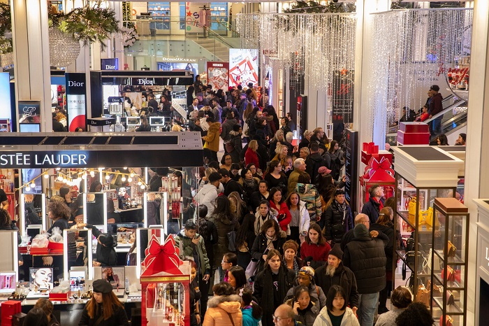 Người Mỹ mua sắm dịp cuối năm 2019 tốn kém nhất lịch sử - 1