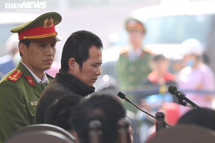 Bị cáo thay đổi lời khai, cúi đầu nhận tội hiếp dâm nữ sinh giao gà ở Điện Biên - 2