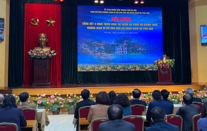 Chủ tịch Hà Nội: Nghiên cứu kéo dài thời gian cấm xe ở phố đi bộ Hồ Gươm - 1