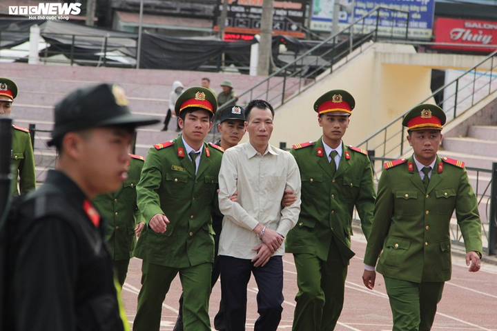 Vụ án nữ sinh giao gà: Nhiều luật sư không bào chữa cho các bị cáo - 3