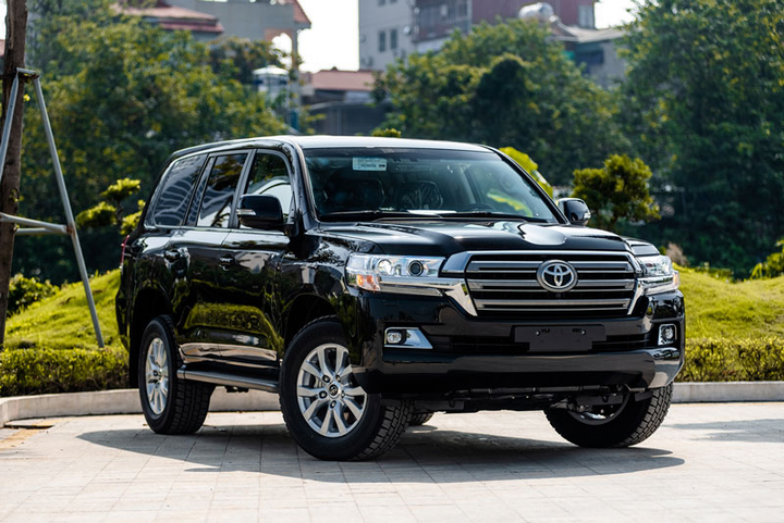 Chi tiết Toyota Land Cruiser 2020 giá hơn 4 tỷ đồng tại Việt Nam - 1