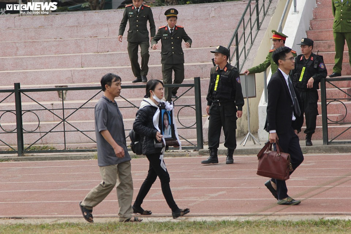 Vụ án nữ sinh giao gà: Nhiều luật sư không bào chữa cho các bị cáo - 4