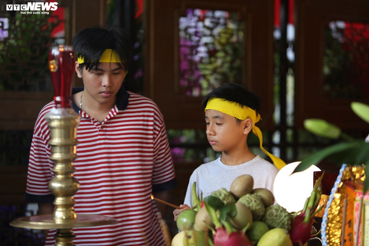 Nhạc sĩ Trần Tiến, NSND Kim Cương đến viếng cố nhạc sĩ Nguyễn Văn Tý - 3