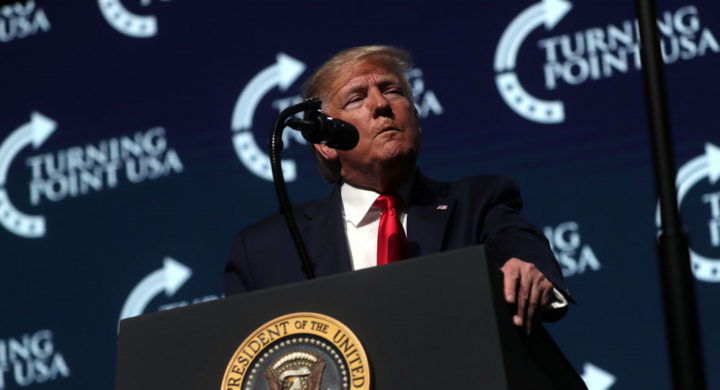 Tổng thống Trump chỉ trích đảng Dân chủ gây khó cho các thỏa thuận với nước ngoài - 1