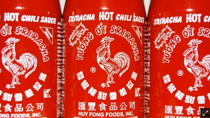 Australia thu hồi tương ớt Sriracha của triệu phú gốc Việt - 1