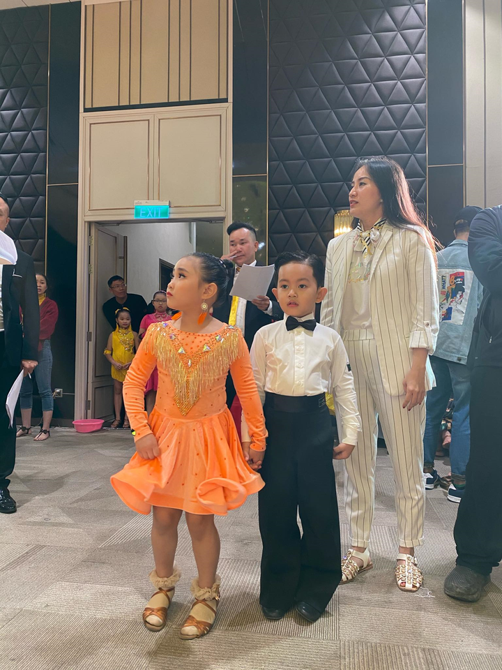 Con trai Khánh Thi đoạt 2 huy chương bạc khi lần đầu thi khiêu vũ thể thao - 3