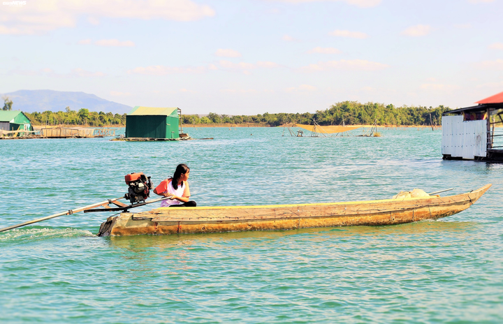 Cận cảnh cuộc mưu sinh của dân làng chài trong lòng hồ thủy điện Sê San - 8