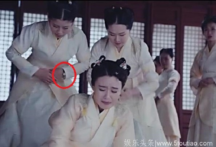 Lỗi 'dở khóc dở cười' trong các phim ăn khách Trung Quốc - 6