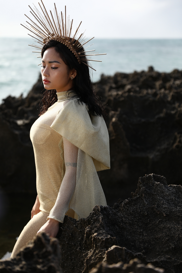 Khổ như Miu Lê: Khóc hết nước mắt trong MV còn bị Trúc Nhân biến MV thành clip hài - 2