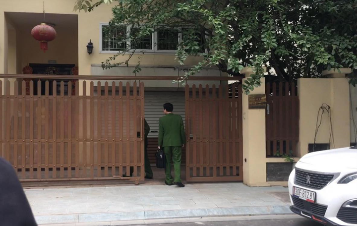Khám xét nhà Chánh Văn phòng Thành ủy Hà Nội Nguyễn Văn Tứ - 6