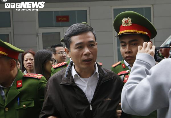 Cựu Chủ tịch MobiFone Lê Nam Trà nhận mức án 23 năm tù - 3