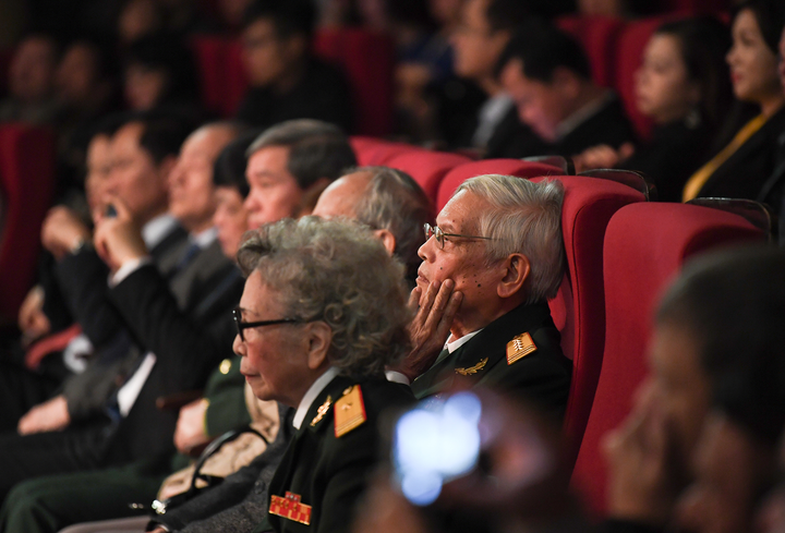 Xúc động đêm nhạc 'Dưới lá quân kỳ' tri ân nhạc sĩ Doãn Nho - 7