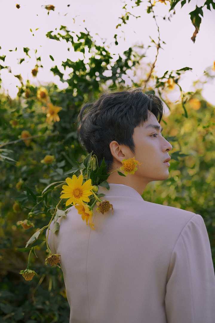 ‘Thầy Ngạn’ Trần Nghĩa của ‘Mắt biếc’ tung loạt ảnh khoe góc nghiêng điển trai - 3