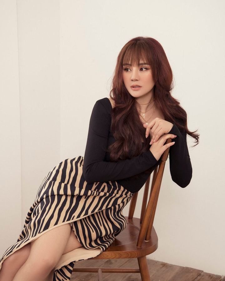 Vy Oanh: ‘Tôi không sợ đi vào lối mòn của những đồng nghiệp hát nhạc trẻ rồi hát nhạc xưa’ - 2